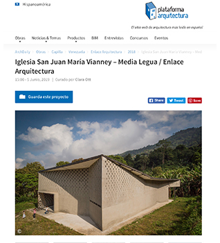 Plataforma Arquitectura "Iglesia San Juan María Vianney en Media Legua"